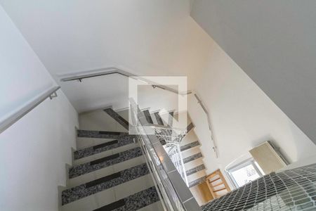 Apartamento à venda com 157m², 3 quartos e 2 vagas Apartamento à venda com 157m², 3 quartos e 2 vagasEscada