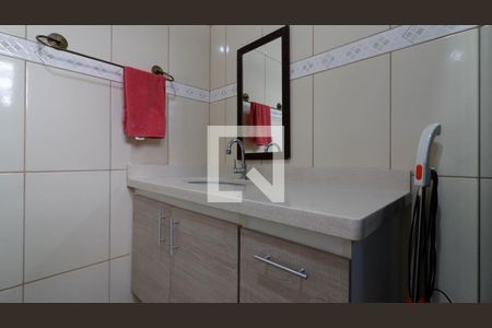Casa à venda com 166m², 4 quartos e 2 vagasBanheiro 1