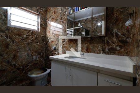 Casa à venda com 166m², 4 quartos e 2 vagasBanheiro 2