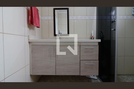 Casa à venda com 166m², 4 quartos e 2 vagasBanheiro 1