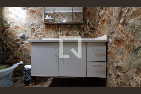 Casa à venda com 166m², 4 quartos e 2 vagasBanheiro 2