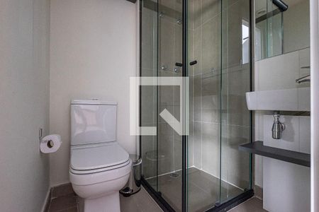 Banheiro de kitnet/studio para alugar com 1 quarto, 20m² em Pinheiros, São Paulo