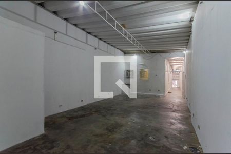 Casa à venda com 165m², 2 quartos e 1 vagaGalpão dos Fundos