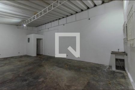 Casa à venda com 165m², 2 quartos e 1 vagaGalpão dos Fundos