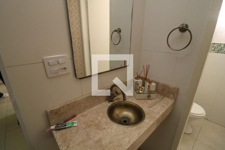 Casa à venda com 200m², 3 quartos e 2 vagasBanheiro Social 2