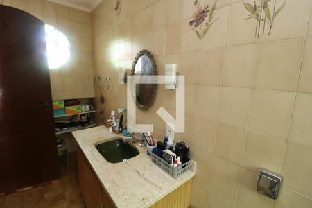 Casa à venda com 200m², 3 quartos e 2 vagasBanheiro do Quarto 1