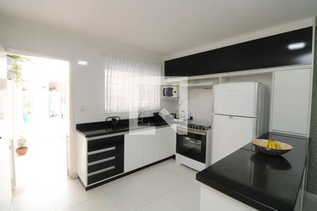 Casa à venda com 200m², 3 quartos e 2 vagasCozinha