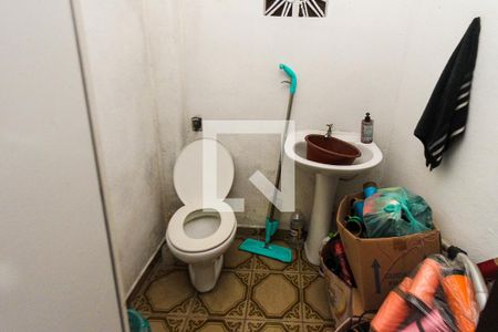 Banheiro de serviço de casa à venda com 5 quartos, 350m² em Vila Macedópolis, São Paulo