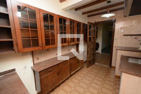 Casa à venda com 377m², 4 quartos e 3 vagasCozinha