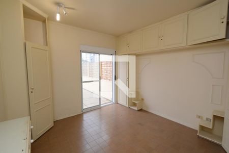 Casa à venda com 377m², 4 quartos e 3 vagasSuíte 2