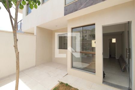 Casa à venda com 120m², 3 quartos e 1 vagaGaragem