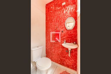 Casa à venda com 100m², 2 quartos e 1 vaga Casa à venda com 100m², 2 quartos e 1 vagaBanheiro de serviço