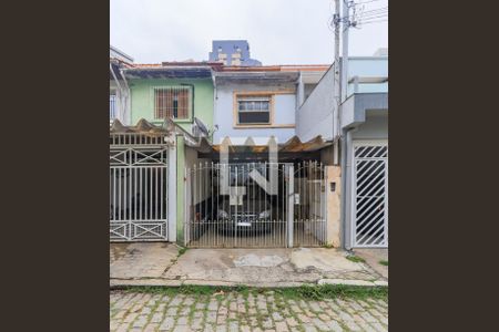 Casa à venda com 100m², 2 quartos e 1 vaga Casa à venda com 100m², 2 quartos e 1 vagaFachada
