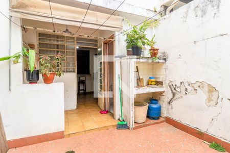 Casa à venda com 100m², 2 quartos e 1 vaga Casa à venda com 100m², 2 quartos e 1 vagaQuintal