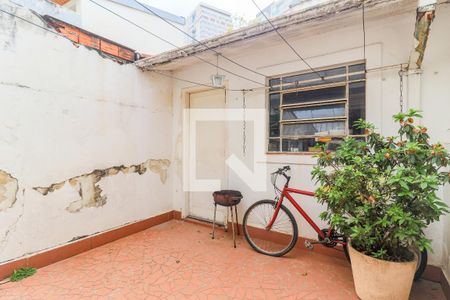 Casa à venda com 100m², 2 quartos e 1 vaga Casa à venda com 100m², 2 quartos e 1 vagaQuintal