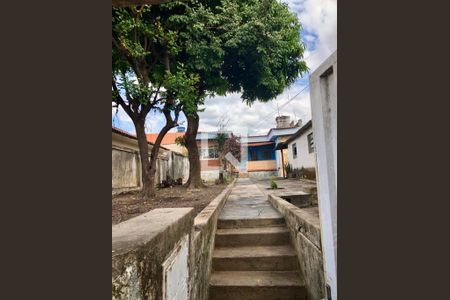 Casa à venda com 300m², 2 quartos e 1 vaga Casa à venda com 300m², 2 quartos e 1 vagaEntrada