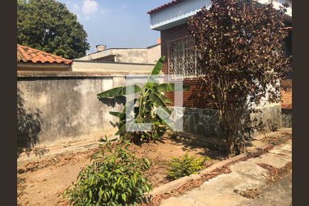 Casa à venda com 300m², 2 quartos e 1 vaga Casa à venda com 300m², 2 quartos e 1 vagaEntrada