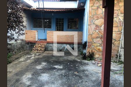 Casa à venda com 300m², 2 quartos e 1 vaga Casa à venda com 300m², 2 quartos e 1 vagaEntrada