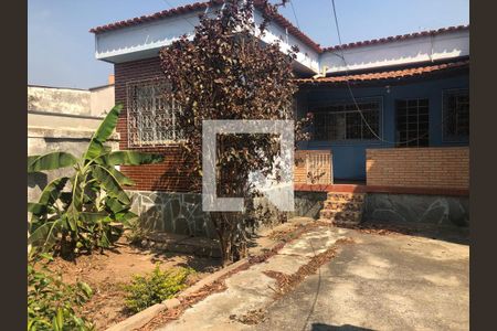 Casa à venda com 300m², 2 quartos e 1 vaga Casa à venda com 300m², 2 quartos e 1 vagaEntrada