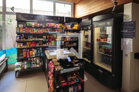 Studio para alugar com 28m², 1 quarto e sem vaga Studio para alugar com 28m², 1 quarto e sem vagaÁrea comum - Mini Mercado