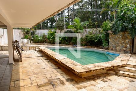 Casa para alugar com 377m², 4 quartos e 4 vagas Casa para alugar com 377m², 4 quartos e 4 vagasÁrea comum - Piscina