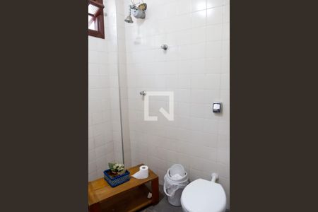 Casa para alugar com 377m², 4 quartos e 4 vagas Casa para alugar com 377m², 4 quartos e 4 vagasBanheiro