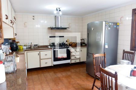 Casa para alugar com 377m², 4 quartos e 4 vagas Casa para alugar com 377m², 4 quartos e 4 vagasCozinha