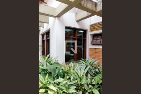 Casa para alugar com 377m², 4 quartos e 4 vagas Casa para alugar com 377m², 4 quartos e 4 vagasÁrea comum