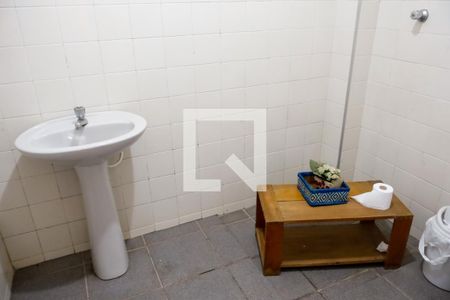 Casa para alugar com 377m², 4 quartos e 4 vagas Casa para alugar com 377m², 4 quartos e 4 vagasBanheiro