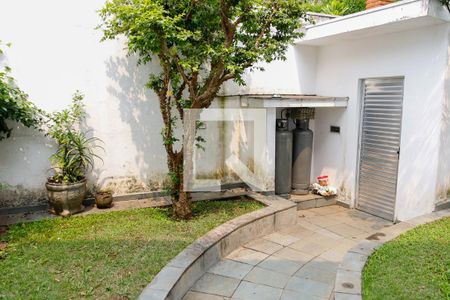 Casa para alugar com 377m², 4 quartos e 4 vagas Casa para alugar com 377m², 4 quartos e 4 vagasÁrea comum