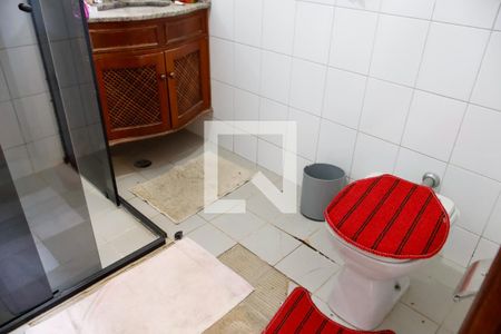 Casa para alugar com 377m², 4 quartos e 4 vagas Casa para alugar com 377m², 4 quartos e 4 vagasBanheiro da Suíte 2