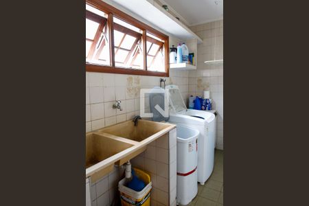 Casa para alugar com 377m², 4 quartos e 4 vagas Casa para alugar com 377m², 4 quartos e 4 vagasLavanderia