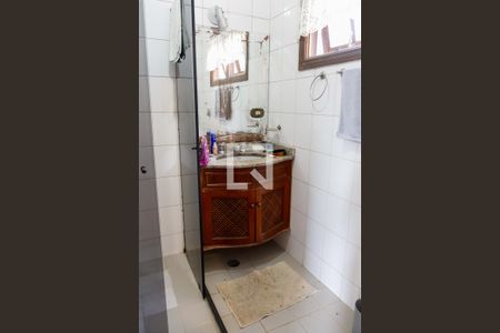 Casa para alugar com 377m², 4 quartos e 4 vagas Casa para alugar com 377m², 4 quartos e 4 vagasBanheiro da Suíte 2