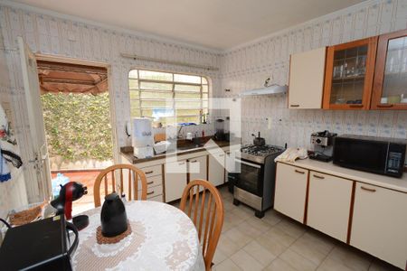 Casa à venda com 280m², 3 quartos e 3 vagasCozinha