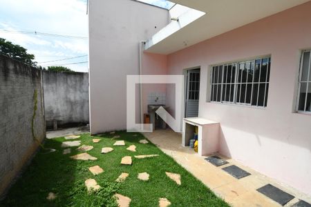 Casa para alugar com 28m², 1 quarto e sem vagaQuintal
