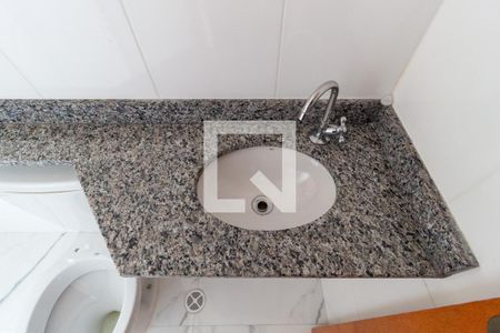 Apartamento para alugar com 37m², 2 quartos e sem vagaDetalhe - Banheiro