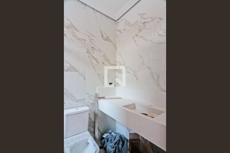 Casa à venda com 250m², 3 quartos e 4 vagasBanheiro da Suíte 2