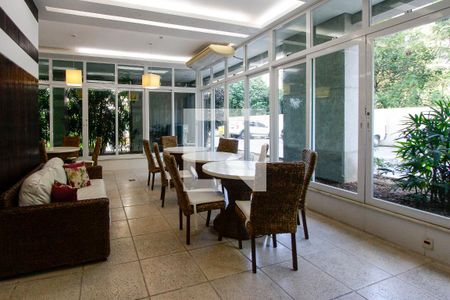 Apartamento à venda com 62m², 2 quartos e 1 vaga Apartamento à venda com 62m², 2 quartos e 1 vagaÁrea comum - Salão de festas