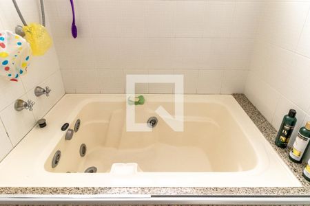 Apartamento à venda com 118m², 3 quartos e 2 vagas Apartamento à venda com 118m², 3 quartos e 2 vagasBanheiro do Quarto 1