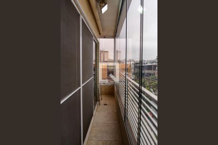 Casa à venda com 130m², 2 quartos e 3 vagas Casa à venda com 130m², 2 quartos e 3 vagasSacada da lavanderia