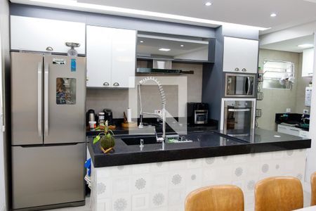 Casa à venda com 130m², 2 quartos e 3 vagas Casa à venda com 130m², 2 quartos e 3 vagasCozinha