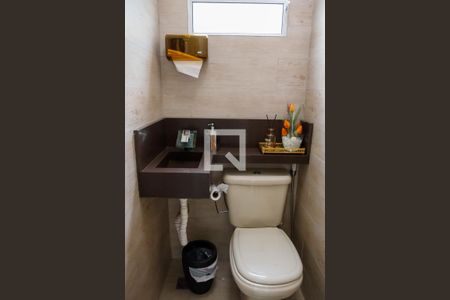 Casa à venda com 130m², 2 quartos e 3 vagas Casa à venda com 130m², 2 quartos e 3 vagasLavabo