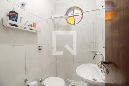 Casa para alugar com 150m², 2 quartos e 1 vaga Casa para alugar com 150m², 2 quartos e 1 vagaBanheiro Social