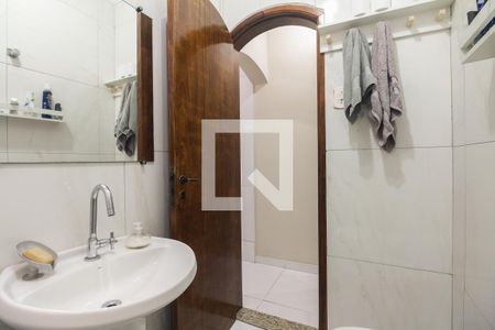 Casa para alugar com 150m², 2 quartos e 1 vaga Casa para alugar com 150m², 2 quartos e 1 vagaBanheiro Social