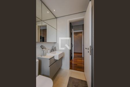 Apartamento à venda com 203m², 3 quartos e 3 vagasBanheiro da Suíte 1