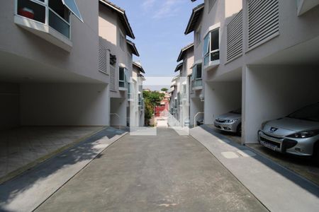 Casa de condomínio à venda com 155m², 3 quartos e 2 vagasÁrea Comum