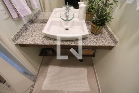 Casa de condomínio à venda com 155m², 3 quartos e 2 vagasBanheiro 1