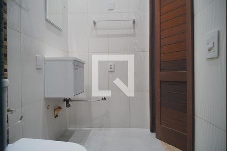 Casa à venda com 220m², 3 quartos e 4 vagas Casa à venda com 220m², 3 quartos e 4 vagasBanheiro 2