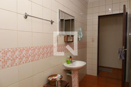 Casa à venda com 250m², 5 quartos e 2 vagasBanheiro 1