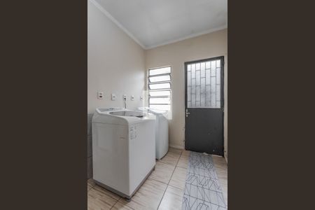 Casa à venda com 250m², 3 quartos e 3 vagasÁrea de Serviço